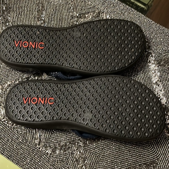 Vionic Tide Flip Flops: Navy Sparkle Leather Strap Contour Sandals, Size 7 - Picture 3 of 6